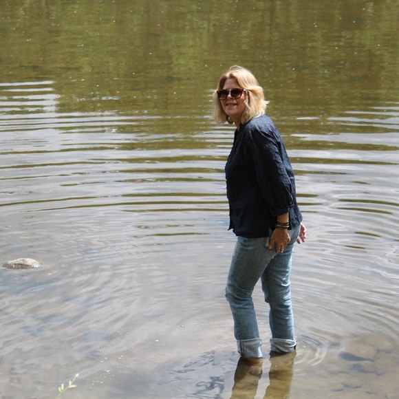 Meet your Posher, Pamela - Picture 1 of 1